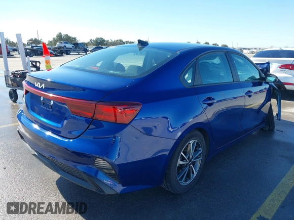 2024 Kia Forte LXS z VIN 3KPF24AD3RE837939, wystawiony jako IAAI lot #41407498 z przebiegiem Nie podano mil oraz . Historia ofert i sprzedaży dostępna na DreamBid. Obrazek 4.
