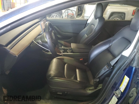 2019 Tesla Model 3 Long Range with VIN 5YJ3E1EB5KF452772, listed as a Copart auction lot 49033245 with 61,753 mi miles and Clean Title. Bid and sale history available at DreamBid. Image 7.