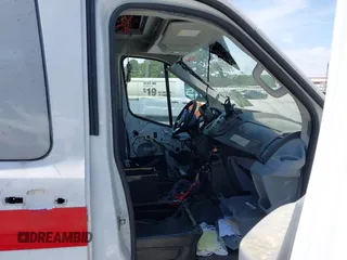2018 Ford Transit z VIN 1FDYR2CM5JKA14321, wystawiony jako IAAI lot #42231277 z przebiegiem Nie podano mil oraz . Historia ofert i sprzedaży dostępna na DreamBid. Obrazek 5.