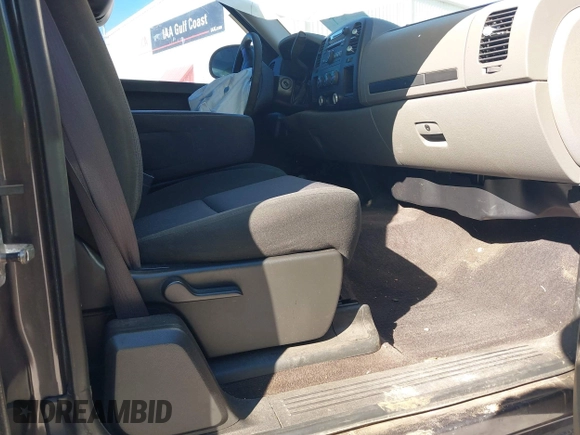 2010 Chevrolet Silverado 1500 LS with VIN 1GCSKREA5AZ201544, listed as a IAAI auction lot 40973633 with 361,037 mi miles and . Bid and sale history available at DreamBid. Image 5.