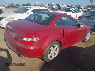 2008 Mercedes-Benz SLK-Class 3.0L with VIN WDBWK54F28F183800, listed as a IAAI auction lot 40371974 with Not Provided miles. Bid and sale history available at carsss.com. Image 4.