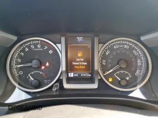 2022 Toyota Tacoma SR5 with VIN 3TMBZ5DN8NM033317, listed as a Copart auction lot 52453795 with 41,473 mi miles and Clean title. Bid and sale history available at DreamBid. Image 9.