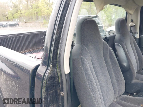 2004 Dodge Dakota with VIN 1D7GG16K44S588932, listed as a IAAI auction lot 42205360 with 77,465 mi miles and . Bid and sale history available at carsss.com. Image 8.