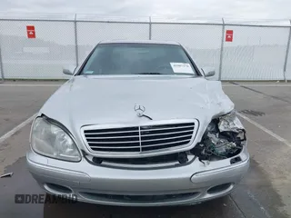 2000 Mercedes-Benz S-Class with VIN WDBNG70JXYA054073, listed as a IAAI auction lot 41987179 with 124,968 mi miles. Bid and sale history available at carsss.com. Image 12.