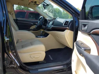 2015 Toyota Highlander Limited with VIN 5TDDKRFH3FS178486, listed as a IAAI auction lot 42658588 with 137,213 mi miles and . Bid and sale history available at DreamBid. Image 5.
