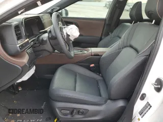 2023 Toyota Crown XLE z VIN JTDAAAAF1P3011754, wystawiony jako Copart lot #41238044 z przebiegiem 6266 mil mil oraz . Historia ofert i sprzedaży dostępna na DreamBid. Obrazek 7.