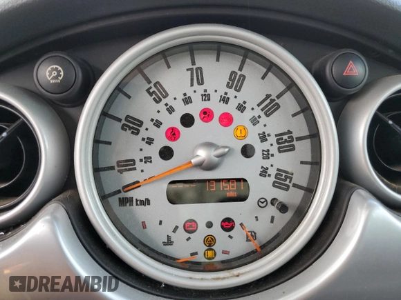 2006 MINI Hardtop с VIN WMWRC33586TK70945, выставлен на аукционе Copart как лот 57802225 с пробегом 131 581 миль миль и Чистый • Clean title. История ставок и продаж доступна на DreamBid. Изображение 9.