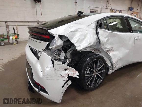 2024 Toyota Prius LE z VIN JTDADABU6R3024846, wystawiony jako IAAI lot #42256141 z przebiegiem 2 840 mil mil oraz . Historia ofert i sprzedaży dostępna na DreamBid. Obrazek 6.