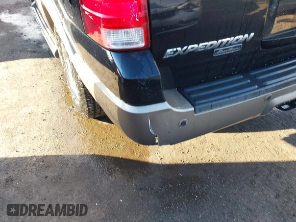 2003 Ford Expedition Eddie Bauer z VIN 1FMFU18L13LC31460, wystawiony jako IAAI lot #41204255 z przebiegiem 248 719 mil mil oraz . Historia ofert i sprzedaży dostępna na DreamBid. Obrazek 6.