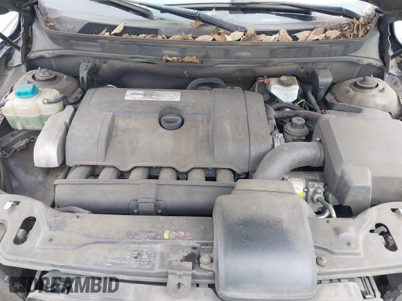 2014 Volvo XC90 with VIN YV4952CY8E1688625, listed as a IAAI auction lot 42046705 with 121,880 mi miles. Bid and sale history available at carsss.com. Image 10.