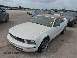 2005 Ford Mustang Deluxe with VIN 1ZVFT84N155260324, listed as a IAAI auction lot 42250383 with Not provided miles and . Bid and sale history available at DreamBid. Image 2.