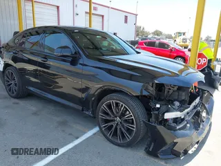 2022 BMW X4 xDrive30i with VIN 5UX33DT08N9M07685, listed as a IAAI auction lot 42570893 with 32,920 mi miles and . Bid and sale history available at DreamBid. Image 1.