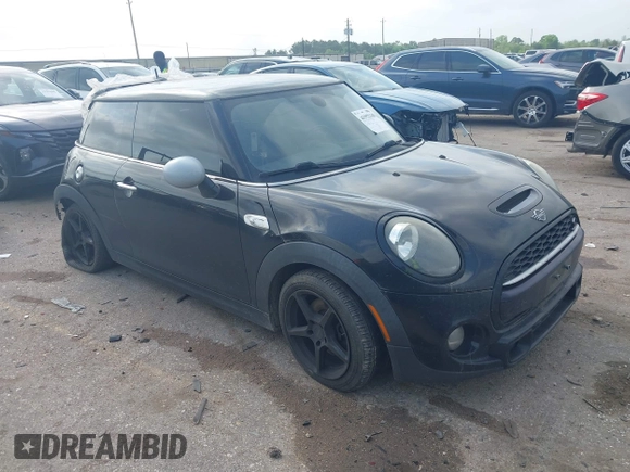 2019 MINI Hardtop Cooper S z VIN WMWXP7C56K2A49415, wystawiony jako IAAI lot #41952188 z przebiegiem 143 633 mil mil oraz . Historia ofert i sprzedaży dostępna na DreamBid. Obrazek 1.