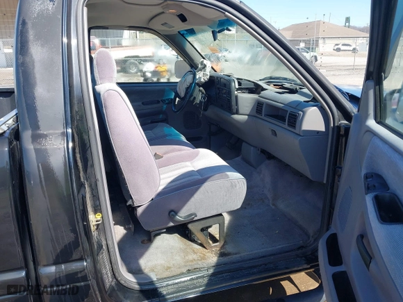 1996 Dodge Ram 1500 with VIN 1B7HC16YXTS701778, listed as a IAAI auction lot 41753120 with 110,204 mi miles. Bid and sale history available at carsss.com. Image 5.