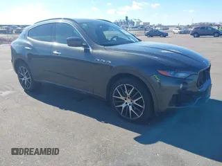 2017 Maserati Levante with VIN ZN661XUS6HX258925, listed as a IAAI auction lot 41668912 with 81,793 mi miles. Bid and sale history available at carsss.com. Image 1.