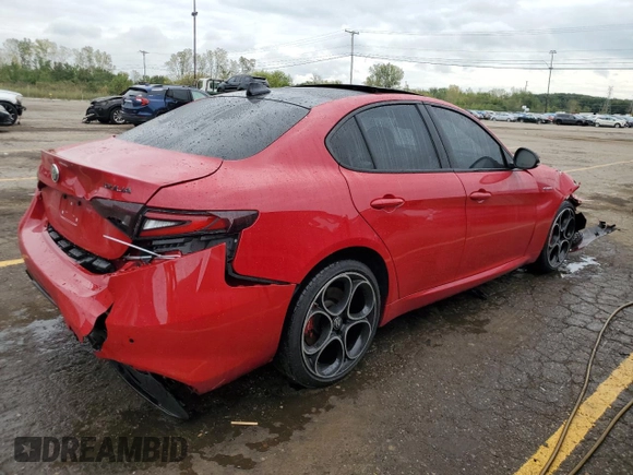 2022 Alfa Romeo Giulia Veloce z VIN ZARFANBN8N7665049, wystawiony jako Copart lot #73681754 z przebiegiem 33 500 mil mil oraz Nie do naprawy • Non repairable. Historia ofert i sprzedaży dostępna na DreamBid. Obrazek 3.