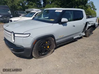 2023 Rivian R1T Adventure with VIN 7FCTGAAA1PN019038, listed as a Copart auction lot 71545974 with 2,917 mi miles and Salvage Title. Bid and sale history available at carsss.com. Image 1.