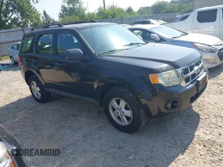 2011 Ford Escape XLS с VIN 1FMCU0C77BKA42730, выставлен на аукционе IAAI как лот 42832093 с пробегом 189 494 миль миль и . История ставок и продаж доступна на DreamBid. Изображение 1.