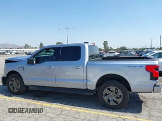 2022 Ford F-150 Lightning Pro с VIN 1FT6W1EV0NWG05515, выставлен на аукционе IAAI как лот 42343136 с пробегом 49 544 миль миль и . История ставок и продаж доступна на DreamBid. Изображение 14.