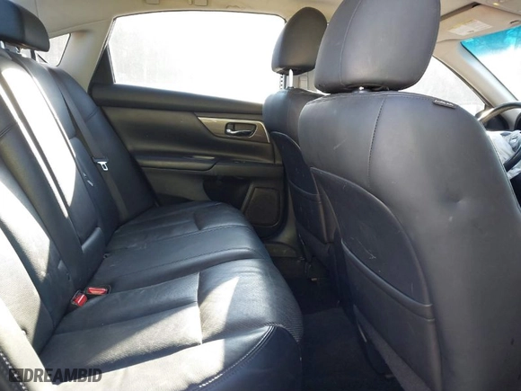 2015 Nissan Altima 2.5 S with VIN 1N4AL3AP0FC151765, listed as a IAAI auction lot 41819904 with 193,794 mi miles. Bid and sale history available at carsss.com. Image 8.