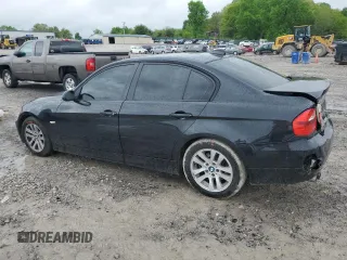 2006 BMW 3 Series 325i z VIN WBAVB13546KX39539, wystawiony jako Copart lot #54245225 z przebiegiem 217 453 mil mil oraz Czysty tytuł • Clean title. Historia ofert i sprzedaży dostępna na DreamBid. Obrazek 2.