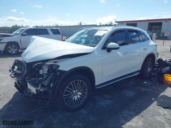2025 Mercedes-Benz GLC with VIN W1NKM4HB3SF237083, listed as a IAAI auction lot 41666241 with 1 mi miles. Bid and sale history available at carsss.com. Image 17.
