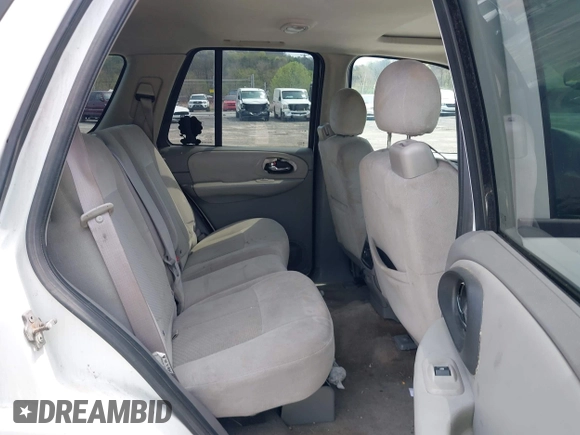 2007 Chevrolet TrailBlazer LS with VIN 1GNDT13S672207008, listed as a IAAI auction lot 42084492 with Not Provided miles and . Bid and sale history available at DreamBid. Image 8.