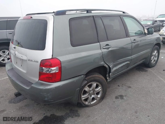 2005 Toyota Highlander with VIN JTEGP21A450073551, listed as a IAAI auction lot 41677182 with 151,125 mi miles. Bid and sale history available at carsss.com. Image 4.