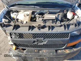 2006 Chevrolet Express Cargo Van with VIN 1GCGG25VX61170461, listed as a Copart auction lot 71041014 with Not Provided miles and Non Repairable. Bid and sale history available at carsss.com. Image 12.