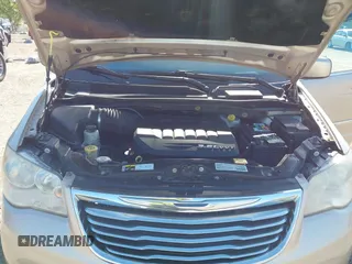 2014 Chrysler Town & Country Touring with VIN 2C4RC1BG4ER372629, listed as a IAAI auction lot 42060762 with 180,662 mi miles. Bid and sale history available at carsss.com. Image 10.