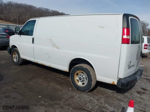 2009 GMC Savana Cargo Van with VIN 1GTGG25CX91115429, listed as a IAAI auction lot 41445132 with 119,195 mi miles. Bid and sale history available at carsss.com. Image 3.