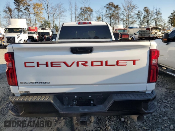 2022 Chevrolet Silverado 3500HD Work Truck with VIN 1GC3YSEY4NF123899, listed as a Copart auction lot 82639994 with 25,008 mi miles and Salvage Title. Bid and sale history available at carsss.com. Image 6.
