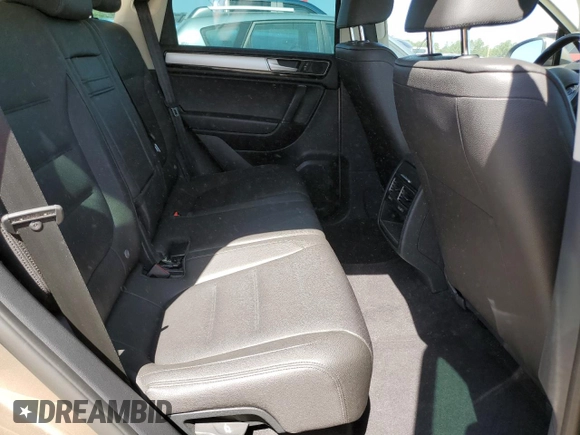 2016 Volkswagen Touareg Sport with VIN WVGEF9BP1GD006147, listed as a Copart auction lot 53247765 with 7,842 mi miles and Salvage Title. Bid and sale history available at DreamBid. Image 11.