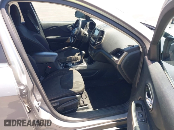 2017 Jeep Cherokee Latitude with VIN 1C4PJMCB1HD213964, listed as a IAAI auction lot 42263437 with 105,618 mi miles and . Bid and sale history available at DreamBid. Image 5.