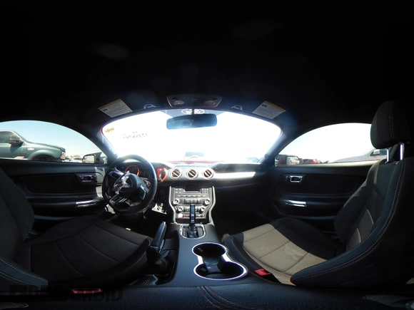 2017 Ford Mustang V6 с VIN 1FA6P8AM5H5260033, выставлен на аукционе IAAI как лот 42488797 с пробегом 59 397 миль миль и . История ставок и продаж доступна на DreamBid. Изображение 19.