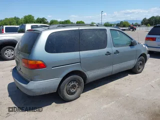 1998 Toyota Sienna LE с VIN 4T3ZF13C8WU077141, выставлен на аукционе IAAI как лот 42396363 с пробегом Не указан миль и . История ставок и продаж доступна на DreamBid. Изображение 4.