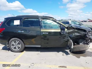 2017 Nissan Pathfinder SV with VIN 5N1DR2MN1HC688055, listed as a IAAI auction lot 40327852 with 118,701 mi miles. Bid and sale history available at carsss.com. Image 13.