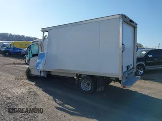 2022 Ford Transit z VIN 1FDBF6Z86NKA40450, wystawiony jako IAAI lot #41768046 z przebiegiem Nie podano mil oraz . Historia ofert i sprzedaży dostępna na DreamBid. Obrazek 3.
