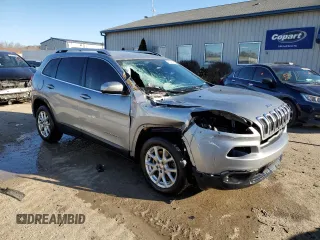2015 Jeep Cherokee Latitude with VIN 1C4PJLCB3FW565942, listed as a Copart auction lot 46347345 with 188,038 mi miles and Non Repairable. Bid and sale history available at carsss.com. Image 4.