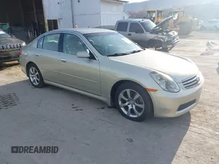 2005 Infiniti G35 Sedan with VIN JNKCV51E25M219854, listed as a IAAI auction lot 41798749 with 221,085 mi miles. Bid and sale history available at carsss.com. Image 1.