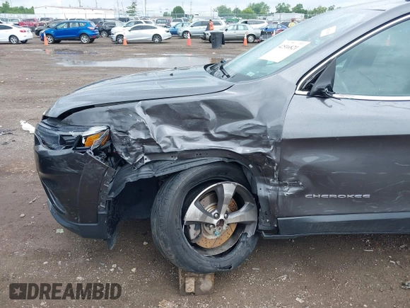 2020 Jeep Cherokee Limited z VIN 1C4PJLDB8LD653312, wystawiony jako IAAI lot #42516821 z przebiegiem 146 870 mil mil oraz . Historia ofert i sprzedaży dostępna na DreamBid. Obrazek 6.