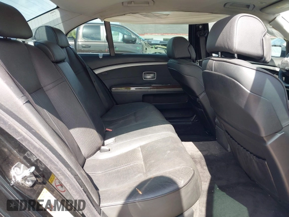 2008 BMW 7 Series 750Li with VIN WBAHN83588DT81043, listed as a IAAI auction lot 42108479 with 141,499 mi miles and . Bid and sale history available at carsss.com. Image 8.