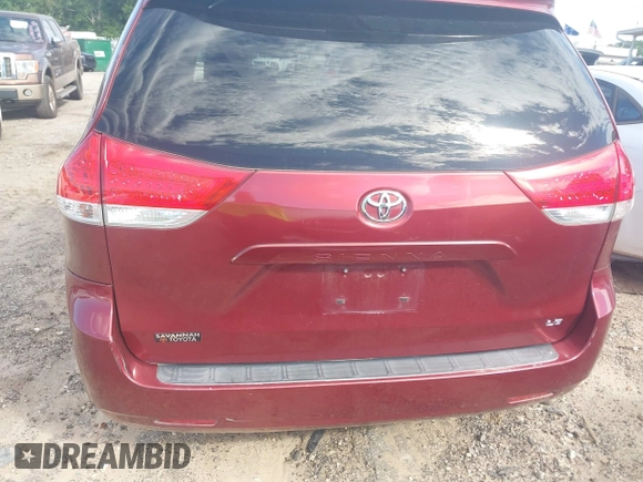 2012 Toyota Sienna LE AAS z VIN 5TDKK3DC7CS209567, wystawiony jako IAAI lot #42323115 z przebiegiem 293 604 mil mil oraz . Historia ofert i sprzedaży dostępna na DreamBid. Obrazek 17.