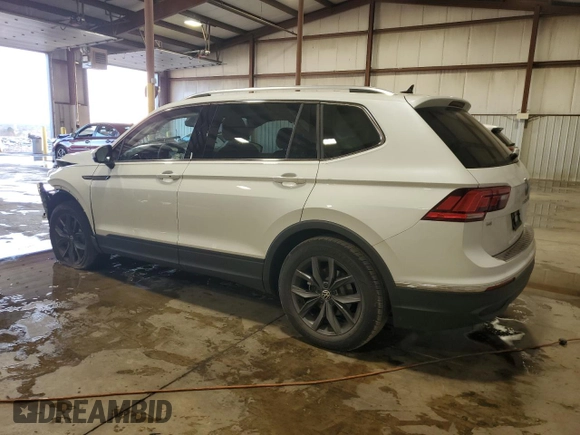 2023 Volkswagen Tiguan SE z VIN 3VVMB7AX3PM130119, wystawiony jako Copart lot #45486645 z przebiegiem 9 287 mil mil oraz Szkoda całkowita • Salvage title. Historia ofert i sprzedaży dostępna na DreamBid. Obrazek 2.