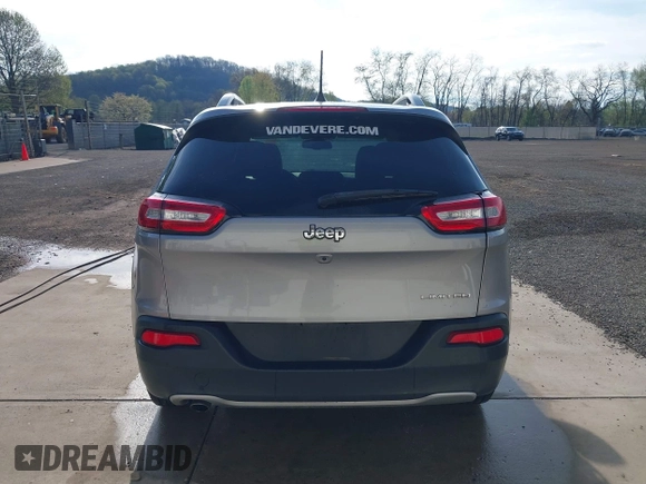 2017 Jeep Cherokee Limited z VIN 1C4PJLDB7HW641972, wystawiony jako IAAI lot #42081133 z przebiegiem 115 589 mil mil oraz . Historia ofert i sprzedaży dostępna na DreamBid. Obrazek 17.