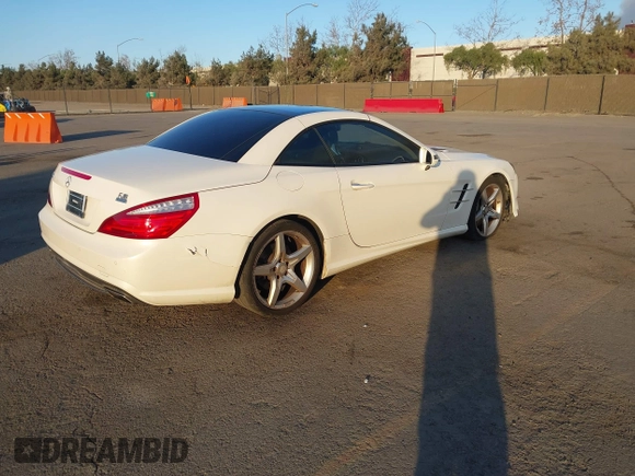 2013 Mercedes-Benz SL 550 z VIN WDDJK7DA4DF020058, wystawiony jako IAAI lot #41390103 z przebiegiem 78 685 mil mil oraz . Historia ofert i sprzedaży dostępna na DreamBid. Obrazek 4.