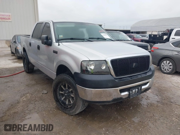 2008 Ford F-150 XL with VIN 1FTRW12W88FB86716, listed as a IAAI auction lot 42048047 with 197,224 mi miles. Bid and sale history available at carsss.com. Image 1.