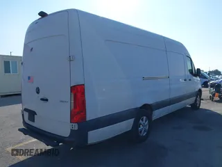 2020 Mercedes-Benz Sprinter Cargo Cargo with VIN W1W4EDHY8LP210706, listed as a IAAI auction lot 41448502 with 593,244 mi miles and . Bid and sale history available at DreamBid. Image 4.