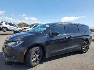2019 Chrysler Pacifica Touring Plus z VIN 2C4RC1FGXKR567351, wystawiony jako Copart lot #86598384 z przebiegiem 53 471 mil mil oraz Szkoda całkowita • Salvage title. Historia ofert i sprzedaży dostępna na DreamBid. Obrazek 1.
