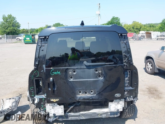 2020 Land Rover Defender S с VIN SALEJEEX0L2015668, выставлен на аукционе IAAI как лот 42419724 с пробегом 53 962 миль миль и . История ставок и продаж доступна на DreamBid. Изображение 17.